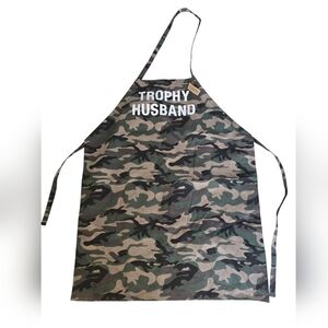 Camo 'Trophy Husband' Apron